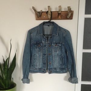 Cropped denim jacket